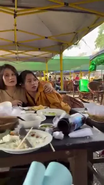 @Hikaruxxagain 女子大生 流出 リアル 投稿エロ動画 ミャンマーの地震? 野外でもこんなに揺れるんだ? シーン10
