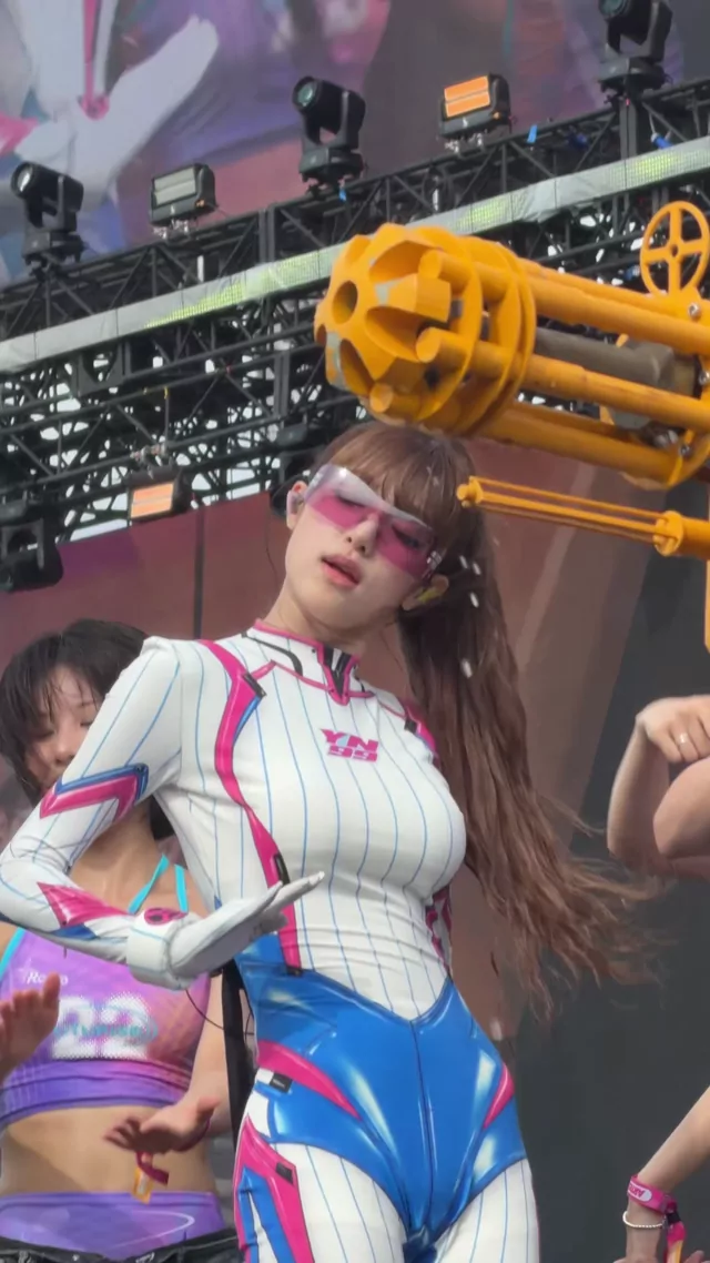 @yenapix 人妻 コスプレ リアル X動画 @yenapix の投稿動画 シーン2
