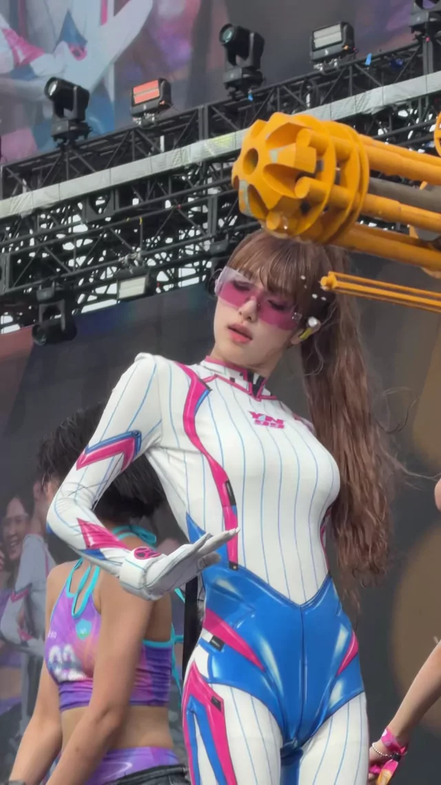 @yenapix 人妻 コスプレ リアル X動画 @yenapix の投稿動画 シーン3