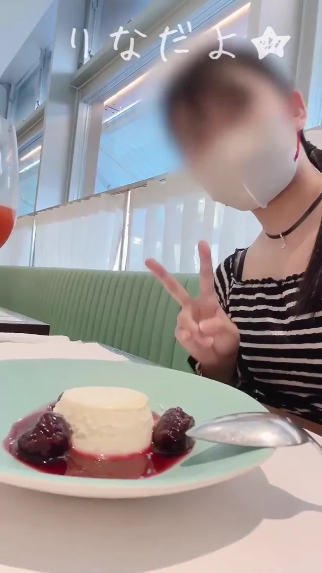 @rina_re2 清楚系 フェラ 完全素人 裏アカ動画 @rina_re2 の投稿動画 シーン2