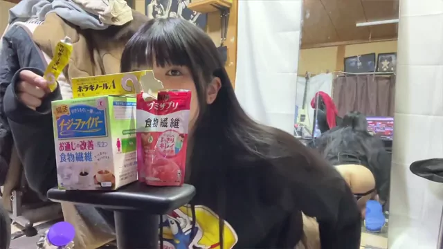 @nyanji265680 素人 コスプレ リアル 投稿エロ動画 硬いう◯こしたら切れて血が出たからボラギノール シーン1