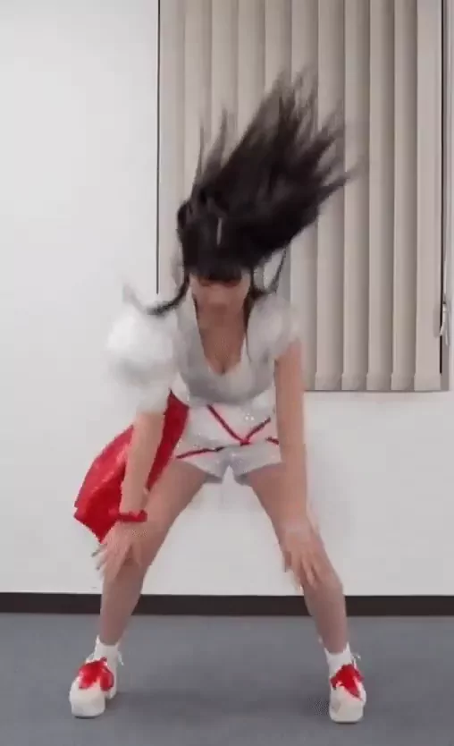 @mQyFtUq10o88118 パイパン 個人撮影 完全素人 Twitterエロ動画 【放送事故】アイドルさん、ダンス中に… シーン3