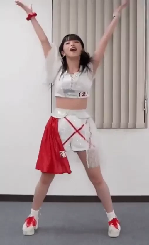 @mQyFtUq10o88118 パイパン 個人撮影 完全素人 Twitterエロ動画 【放送事故】アイドルさん、ダンス中に… シーン10