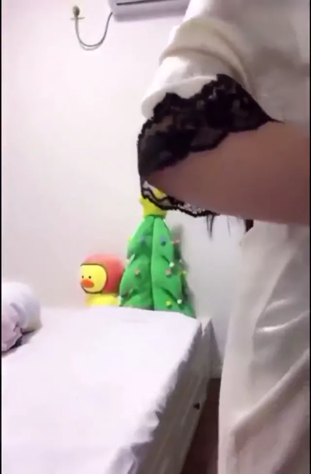 @yumekawa8_ 人妻 流出 高画質 SNS流出動画 @yumekawa8_ の投稿動画 シーン2