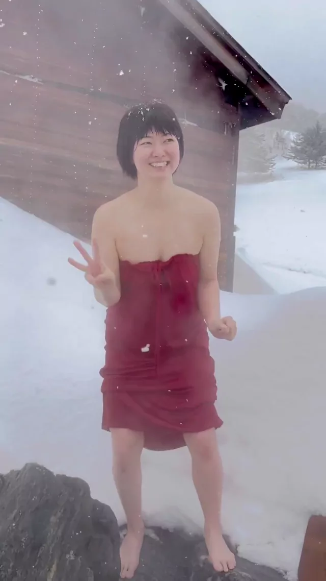 @shizukachan0701 スレンダー 騎乗位 必見 投稿エロ動画 今日は雨の日曜日ですね 寒暖差で体調崩さない シーン4