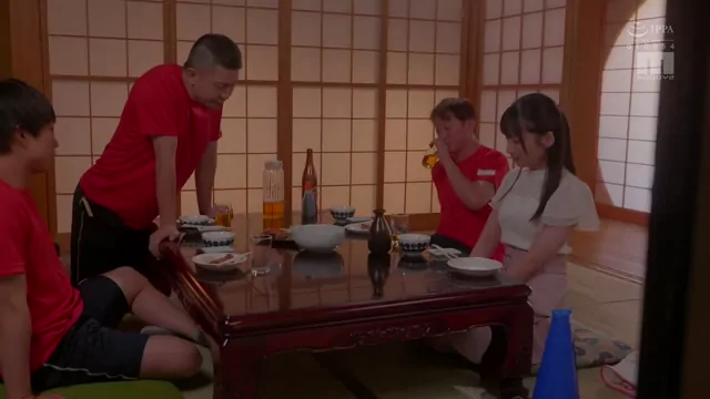 @Movieszzzz 素人 フェラ 最新 X動画 【18+】她新師被輪猛插，精液炸裂高潮魂！這羞辱你敢看？ シーン1