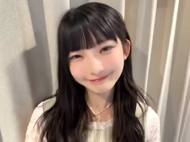 @suzuki_hitomi_ 清楚系 中出し 神回 投稿エロ動画 ちーたん！お誕生日おめでとう 魅力たっぷりなちー シーン1