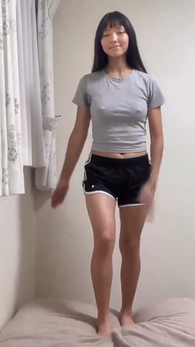 @linny_lou1989 清楚系 ハメ撮り 完全素人 投稿エロ動画 @linny_lou1989 の投稿動画 シーン1