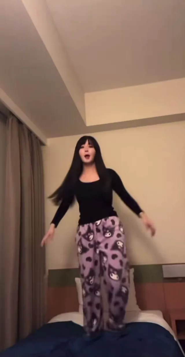 @murinomiyu_jp 美少女 露出 必見 投稿エロ動画 @murinomiyu_jp の投稿動画 シーン2