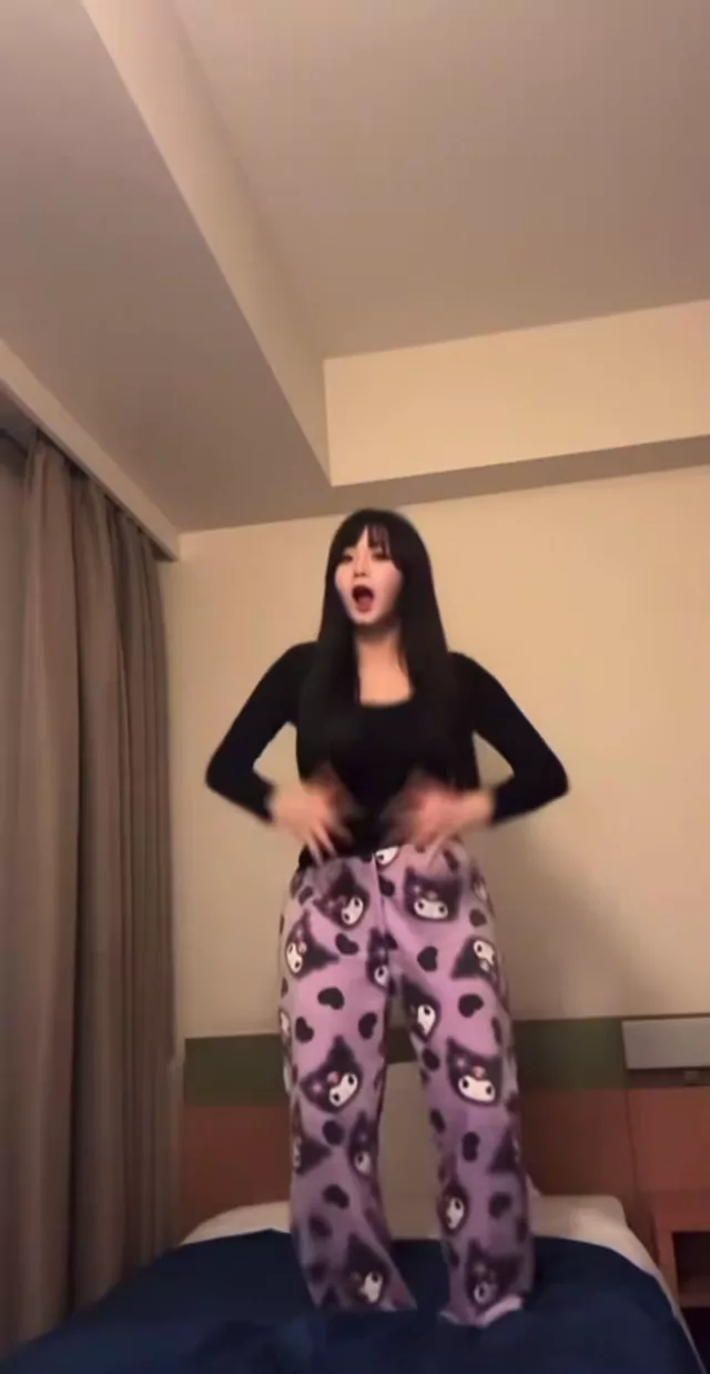 @murinomiyu_jp 美少女 露出 必見 投稿エロ動画 @murinomiyu_jp の投稿動画 シーン4