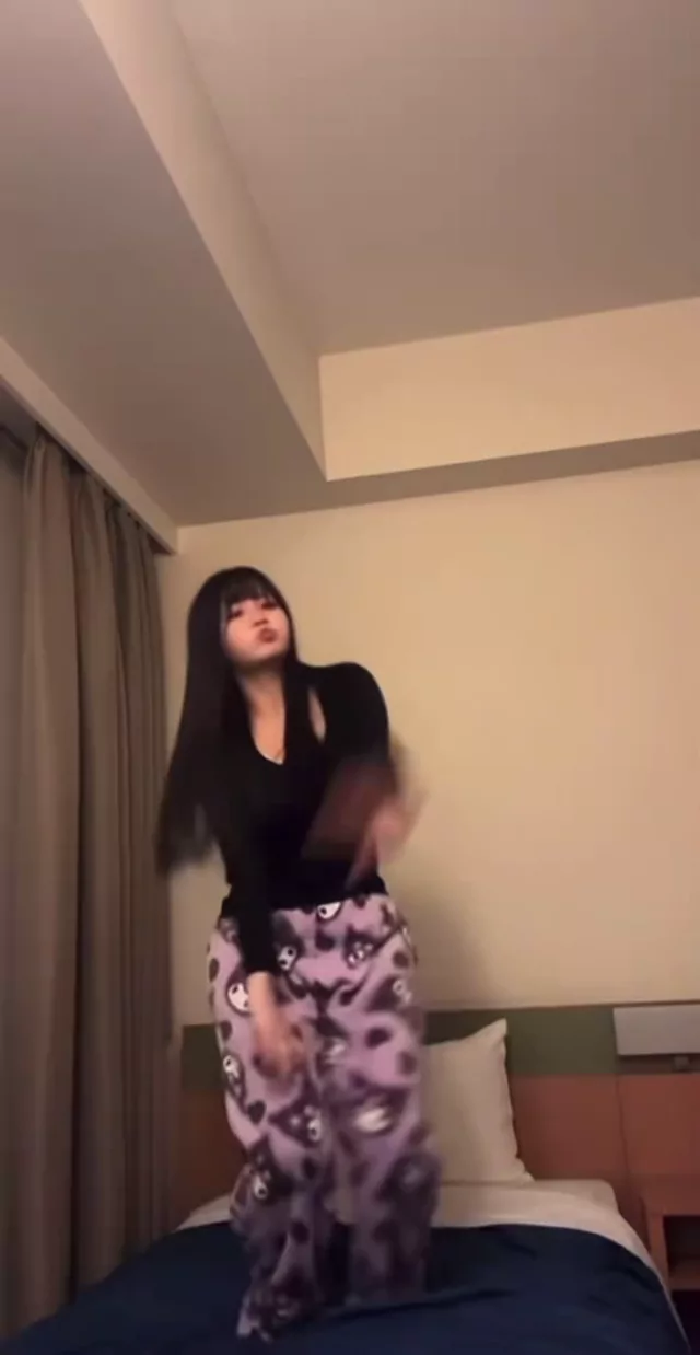 @murinomiyu_jp 美少女 露出 必見 投稿エロ動画 @murinomiyu_jp の投稿動画 シーン8