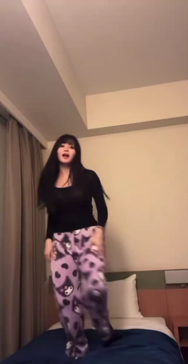 @murinomiyu_jp 美少女 露出 必見 投稿エロ動画 @murinomiyu_jp の投稿動画 シーン9