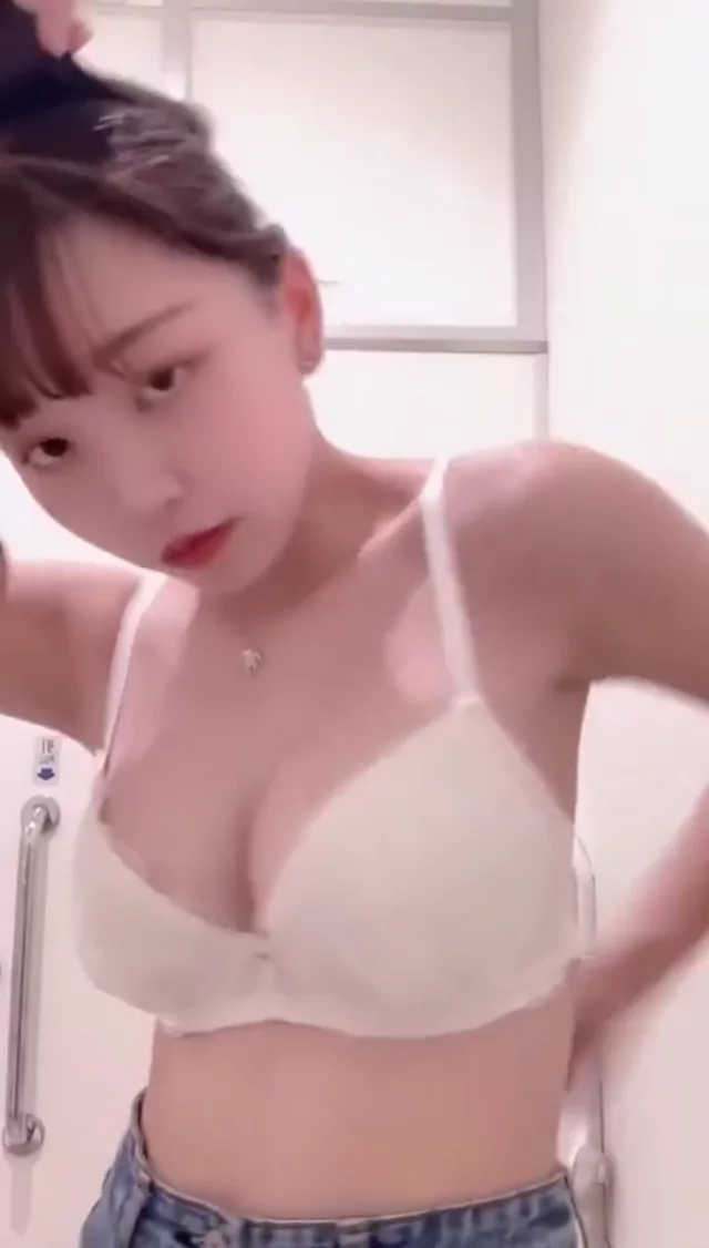 @tsukimi0411 美少女 ハメ撮り リアル X動画 @tsukimi0411 の投稿動画 シーン8