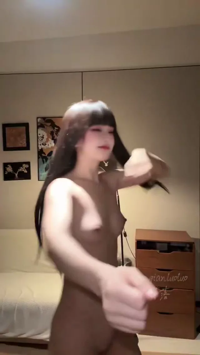 @qianqianluoluo 清楚系 フェラ 激シコ 投稿エロ動画 饭后来一段宅舞 シーン4
