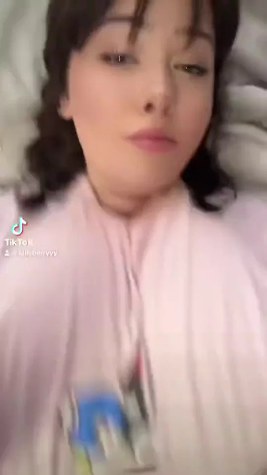 @tallyberryy 清楚系 騎乗位 最新 投稿エロ動画 @tallyberryy の投稿動画 シーン1