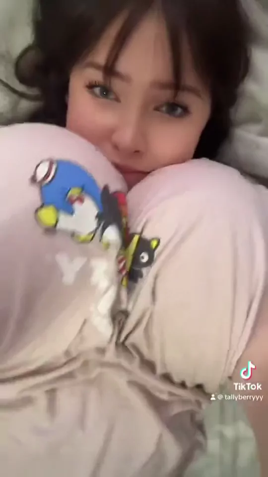 @tallyberryy 清楚系 騎乗位 最新 投稿エロ動画 @tallyberryy の投稿動画 シーン3