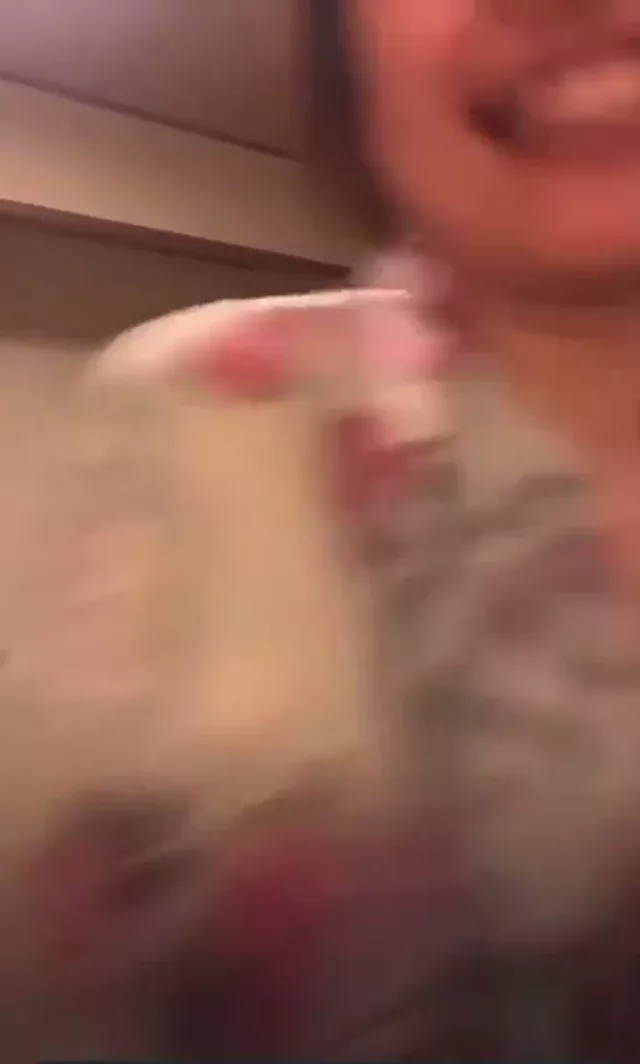@yumekawa8_ 素人 中出し 完全素人 SNS流出動画 Netflixよりもこれを見逃せないわよ #TikTokライブ シーン2