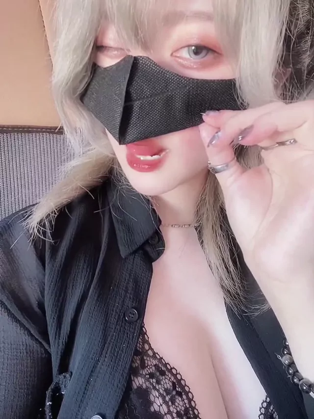 @kumori_01 女子大生 潮吹き 話題 Twitterエロ動画 會動的舌環+鯊魚牙? シーン7