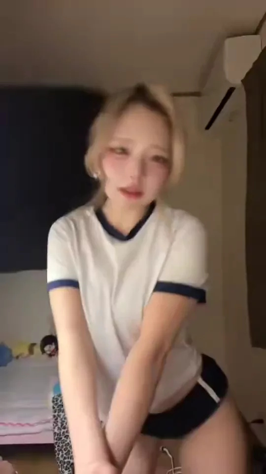 @satoru_beauty スレンダー フェラ 話題 Twitterエロ動画 @satoru_beauty の投稿動画 シーン7
