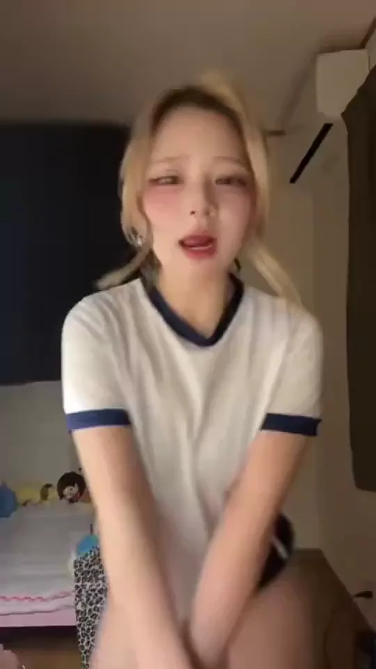 @satoru_beauty スレンダー フェラ 話題 Twitterエロ動画 @satoru_beauty の投稿動画 シーン8