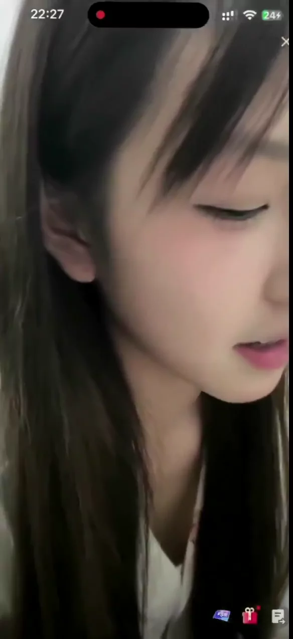 @caviteness 美少女 騎乗位 最新 SNS流出動画 @caviteness の投稿動画 シーン1