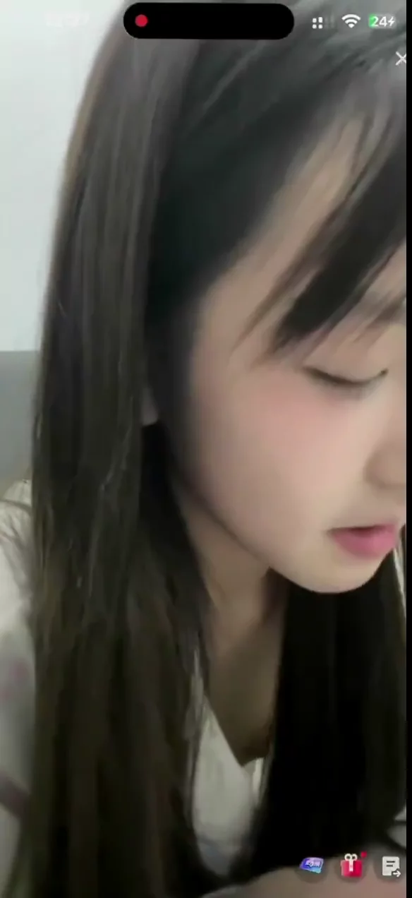 @caviteness 美少女 騎乗位 最新 SNS流出動画 @caviteness の投稿動画 シーン7