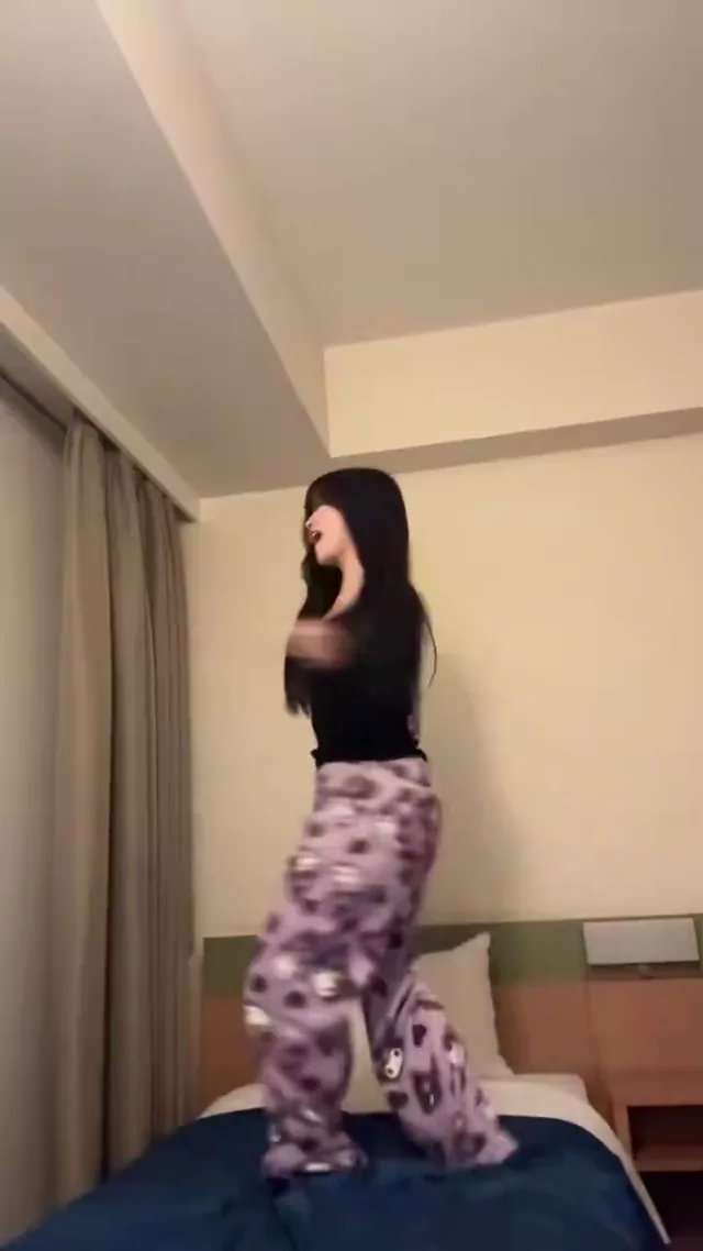 @zatsugaku68761 スレンダー フェラ 厳選 投稿エロ動画 @zatsugaku68761 の投稿動画 シーン5
