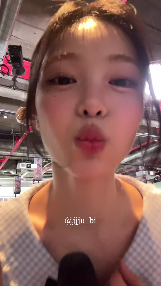 @jjju_bi 美少女 露出 必見 X動画 @jjju_bi の投稿動画 シーン5