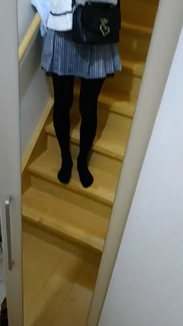 @omoazusa 素人 コスプレ 激シコ 裏アカ動画 @omoazusa の投稿動画 シーン5