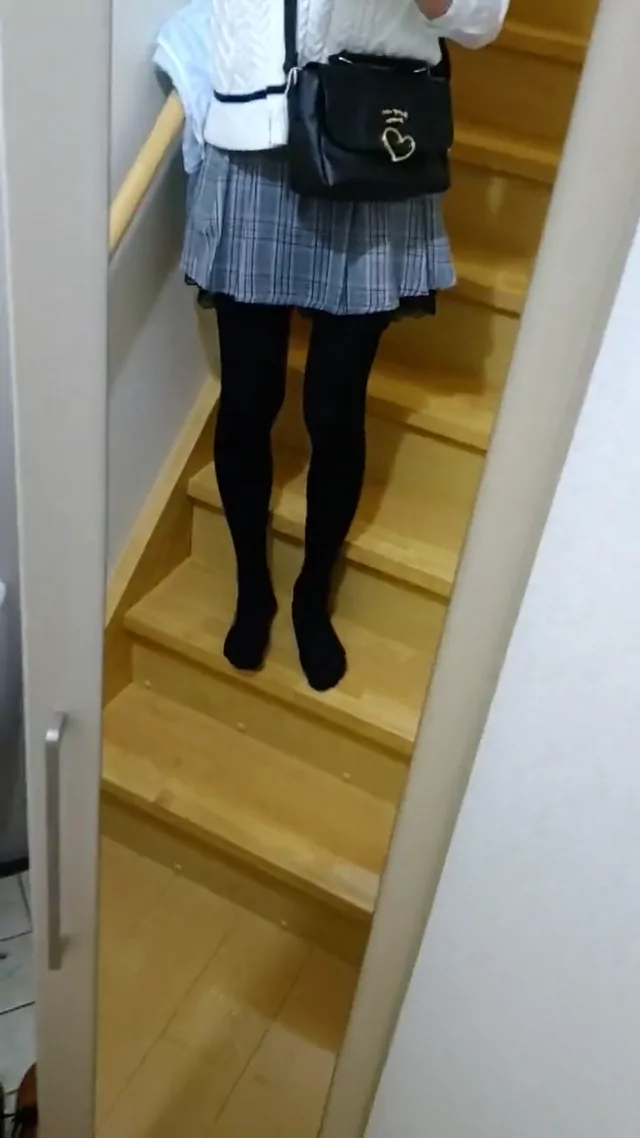 @omoazusa 素人 コスプレ 激シコ 裏アカ動画 @omoazusa の投稿動画 シーン6