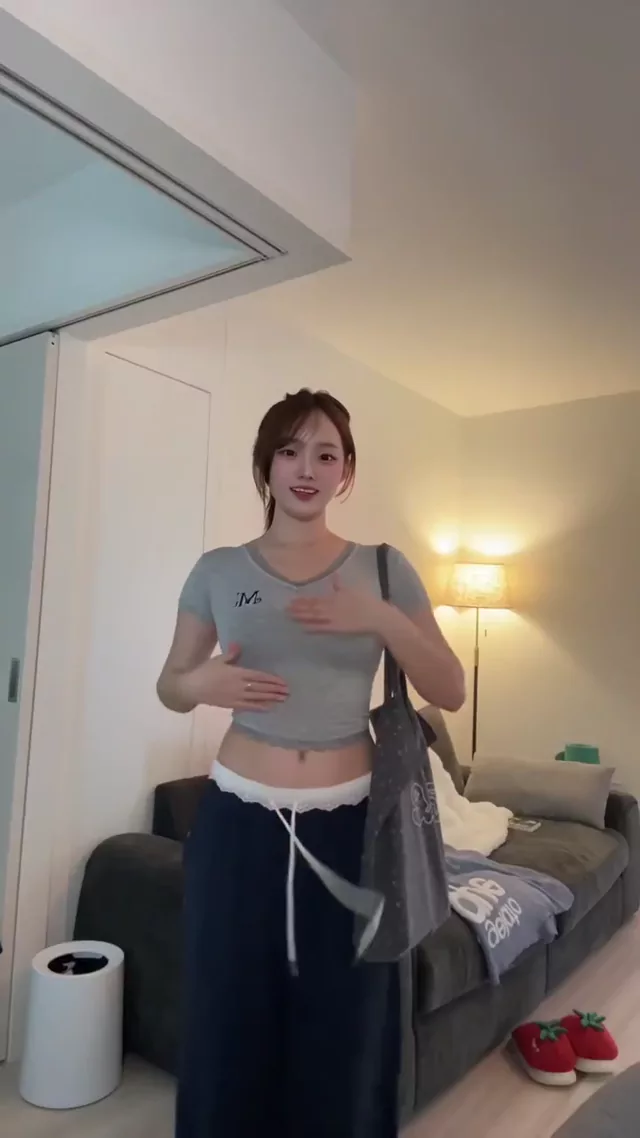 @mtbwfe 美少女 潮吹き 完全素人 Twitterエロ動画 @mtbwfe の投稿動画 シーン2