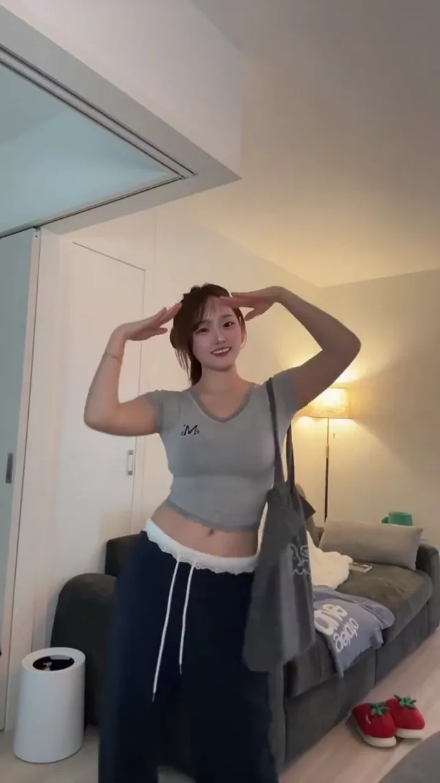 @mtbwfe 美少女 潮吹き 完全素人 Twitterエロ動画 @mtbwfe の投稿動画 シーン9