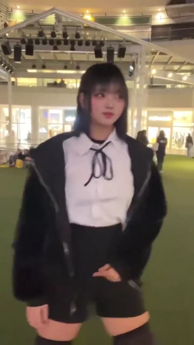 @pz4bxx 美人OL コスプレ 神回 投稿エロ動画 @pz4bxx の投稿動画 シーン5