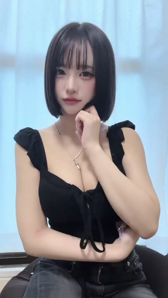 @pwoywg 美人OL 露出 リアル Twitterエロ動画 @pwoywg の投稿動画 シーン5