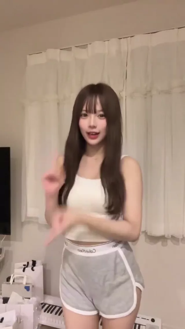 @pz4bxx 人妻 中出し 必見 SNS流出動画 @pz4bxx の投稿動画 シーン4