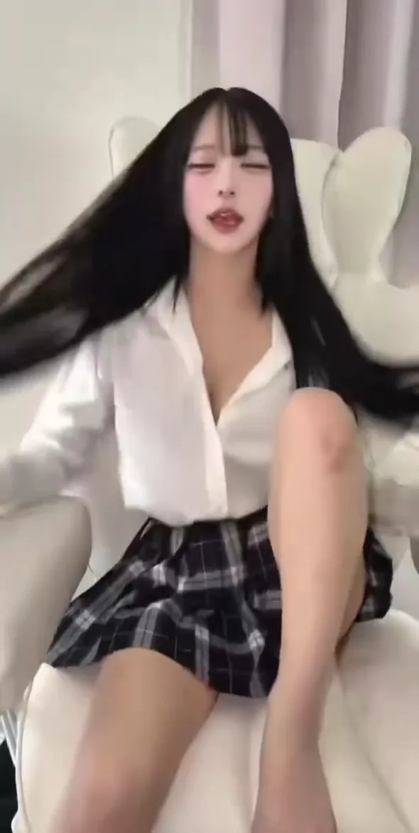 @yvrqx スレンダー オナニー 必見 X動画 @yvrqx の投稿動画 シーン1