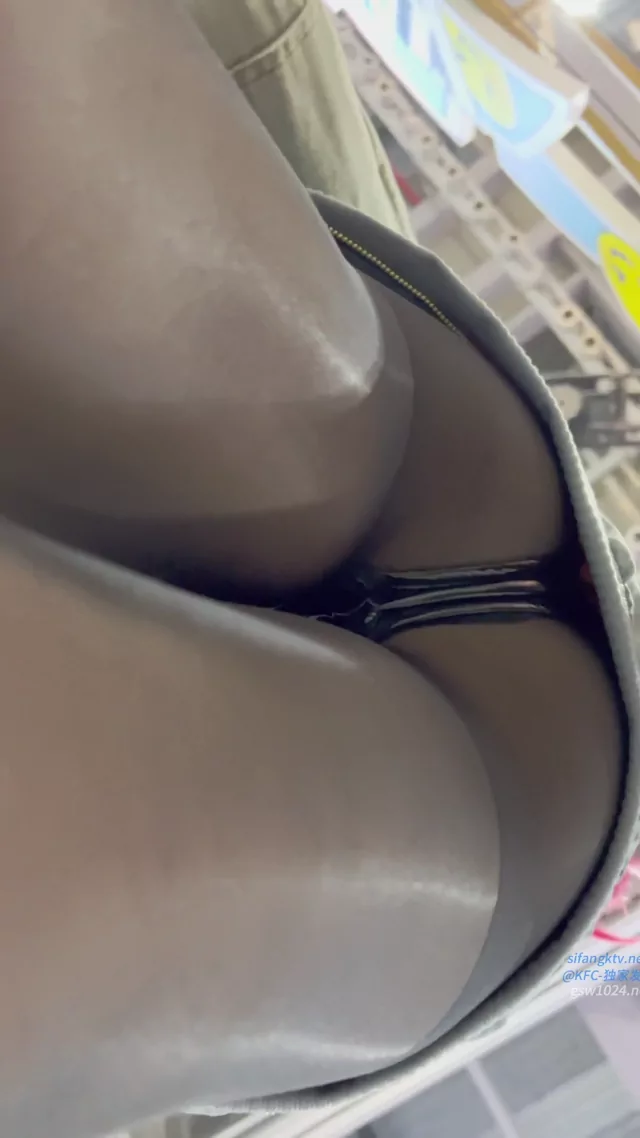@iwaratv パイパン 個人撮影 必見 Twitterエロ動画 漫展抄底系列第十四期 ——仔细看看？ #KFC # シーン2