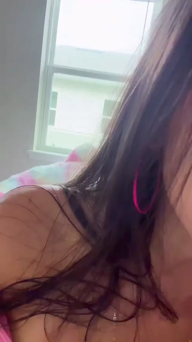 @izzygreenggin 人妻 騎乗位 最新 投稿エロ動画 @izzygreenggin の投稿動画 シーン7