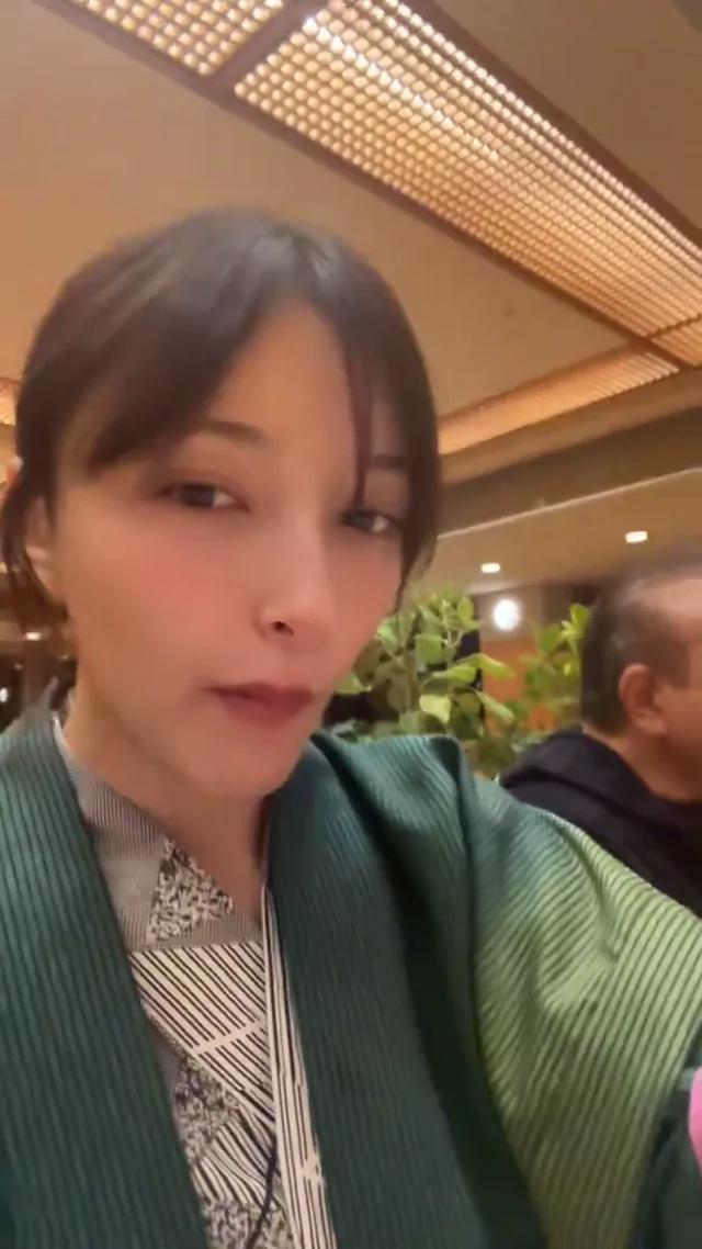 @myxx_erika 巨乳 フェラ 厳選 Twitterエロ動画 家族と蟹食べに行ったから今年は自分の殻も割って シーン8