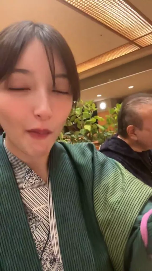 @myxx_erika 巨乳 フェラ 厳選 Twitterエロ動画 家族と蟹食べに行ったから今年は自分の殻も割って シーン9
