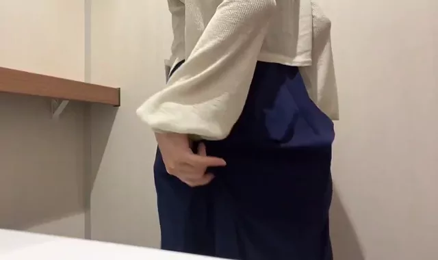 @kurolabelsuki パイパン フェラ 厳選 X動画 仕事中にむらむらしちゃって見てもらいたくなるの止めら シーン1
