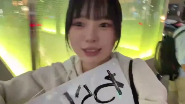 @edogawahmp2525 スレンダー 潮吹き 必見 SNS流出動画 @edogawahmp2525 の投稿動画 シーン1