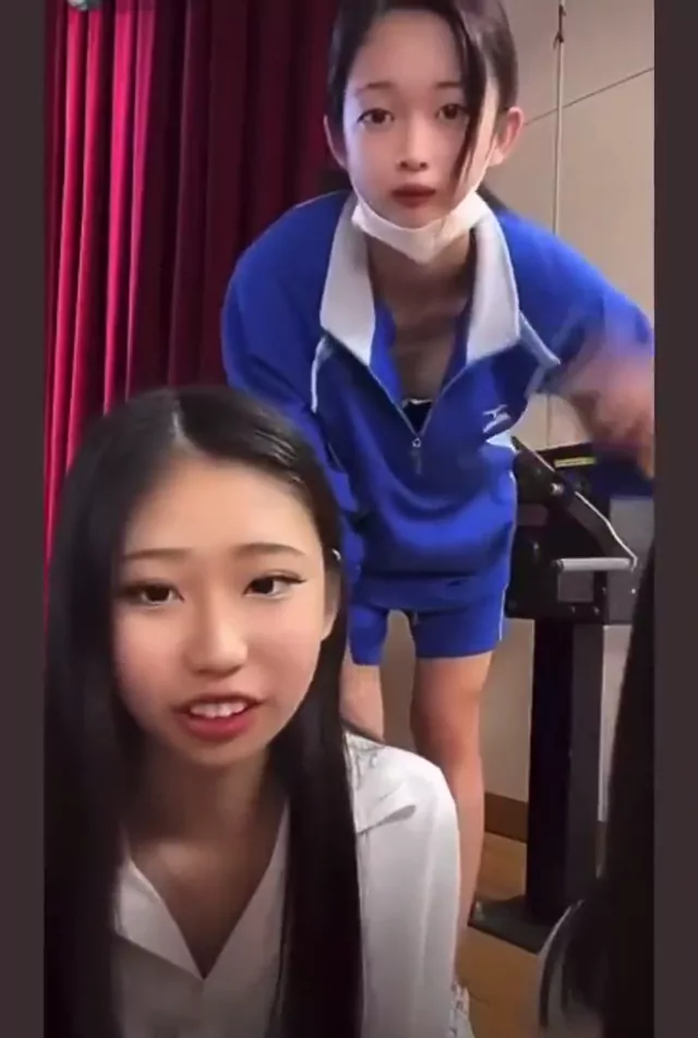 @liveotakara 女子大生 中出し 最新 Twitterエロ動画 #TikTokLIVE #インスタライブ シーン8