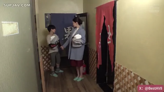 人妻 潮吹き 最新 Twitterエロ動画 人妻 潮吹き 最新 Twitterエロ動画 シーン1