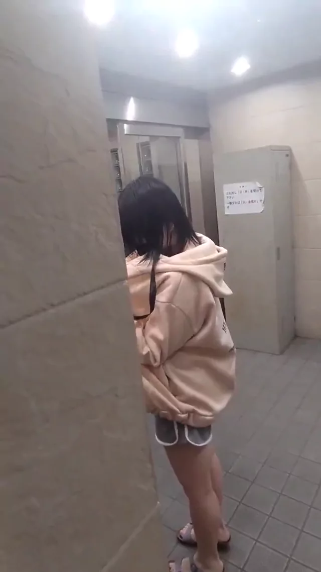 @neko24674981665 清楚系 露出 高画質 投稿エロ動画 @neko24674981665 の投稿動画 シーン4