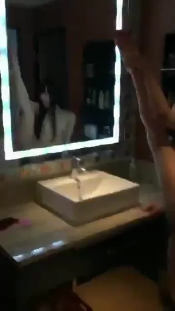 @I8ujd 美人OL 個人撮影 話題 投稿エロ動画 体幹抜群の元体操部の先輩。 ココで生放送してた シーン9