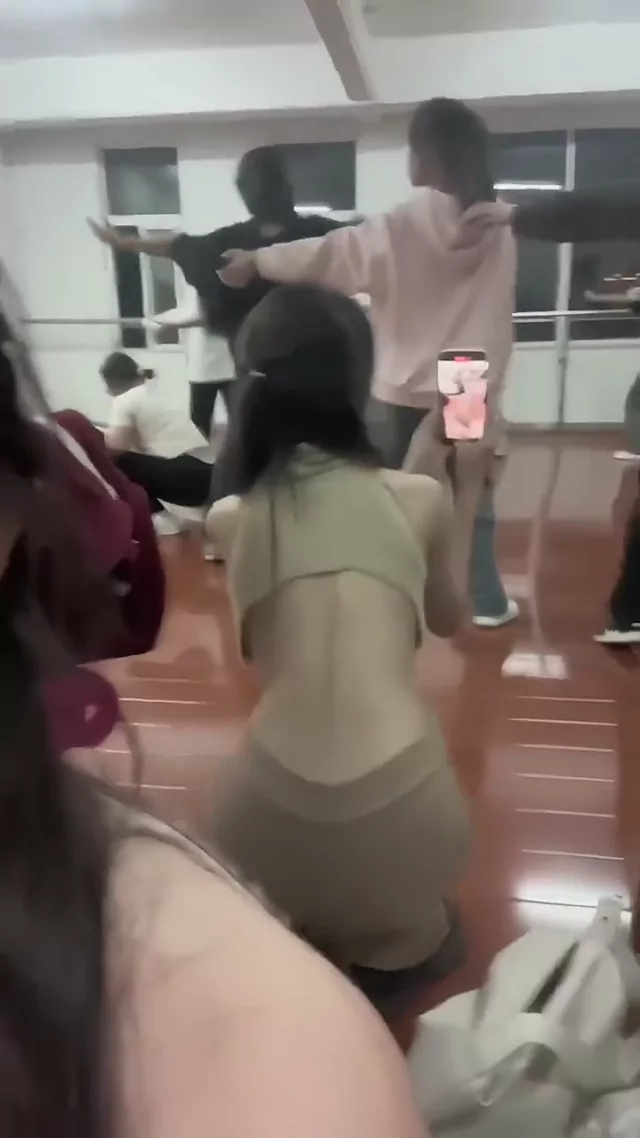 @maikeleaholic ギャル 騎乗位 神回 X動画 @maikeleaholic の投稿動画 シーン4