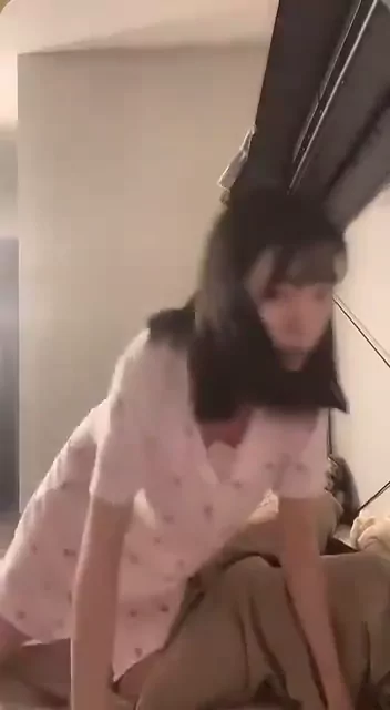 @s1ZkvV4COR34255 人妻 中出し 激シコ Twitterエロ動画 @s1ZkvV4COR34255 の投稿動画 シーン2