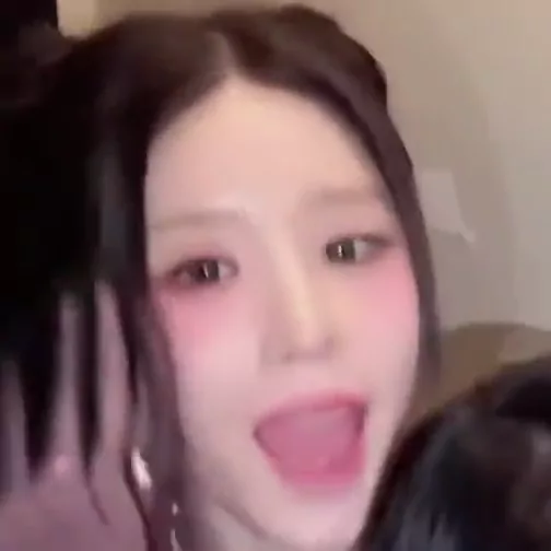 @luvpysomuch 美少女 コスプレ 必見 X動画 @luvpysomuch の投稿動画 シーン2