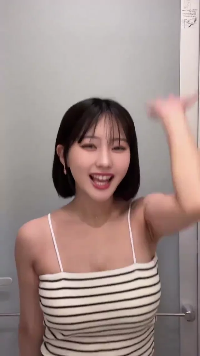 @mikurindog パイパン 騎乗位 完全素人 投稿エロ動画 はーい、大好き? #田中美久 #みくりん シーン2